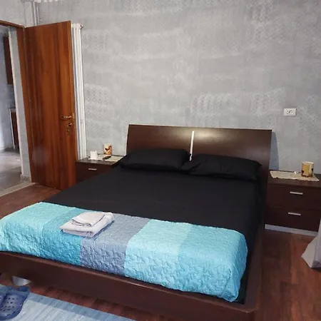 Stunning 3-bed House In Degli Ezzelini Prázdninový dům